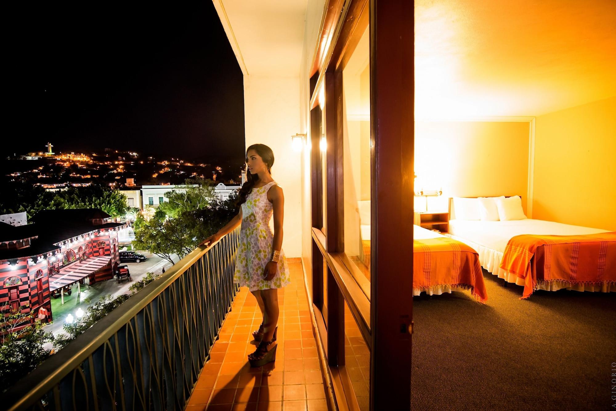 Hotel Melia Ponce Exteriör bild